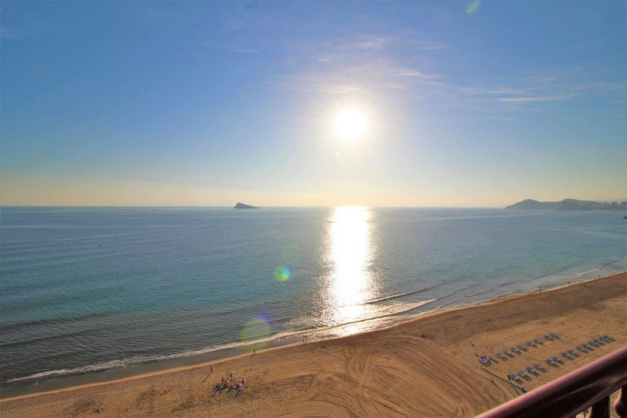 Las Damas - Aloturin Benidorm Ngoại thất bức ảnh